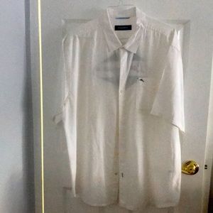 Men’s 100 % linen shirt by Tommy Bahama